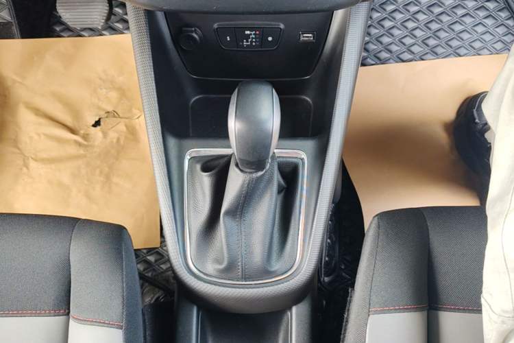 Used Citroen C4 AIRCROSS Yunyi 2018 350THP Automatic Internet E-Zhi Edition Gear Lever