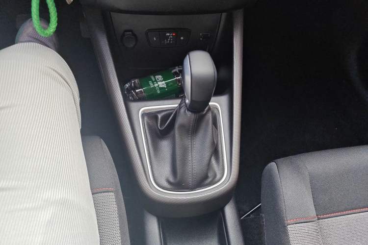 Used Citroen C4 AIRCROSS Yunyi 2018 230THP Automatic Elegance Edition Gear Lever