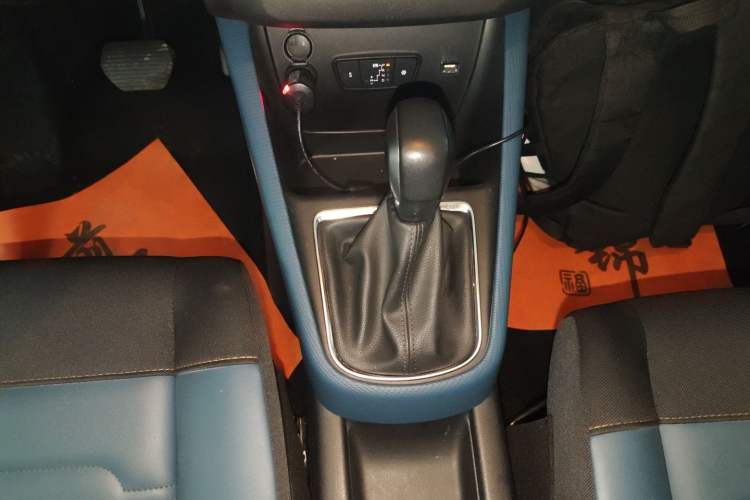 Used Citroen C4 AIRCROSS Yunyi 2018 350THP Automatic Internet E-Zhi Edition Gear Lever