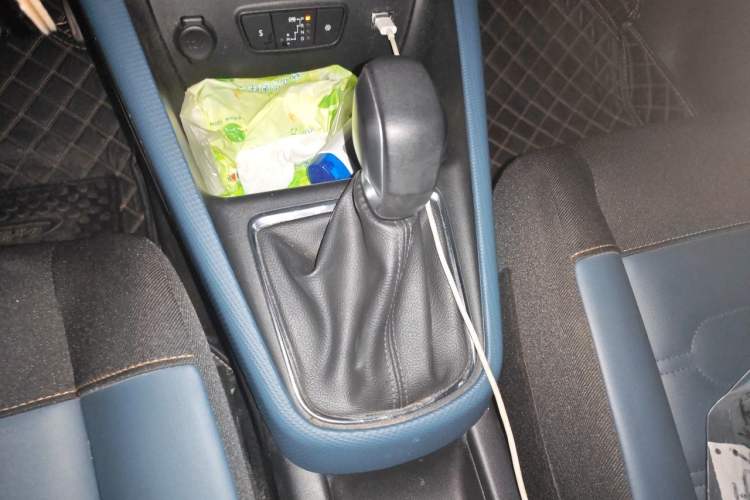Used Citroen C4 AIRCROSS Yunyi 2018 230THP Automatic Internet E-Zhi Edition Gear Lever