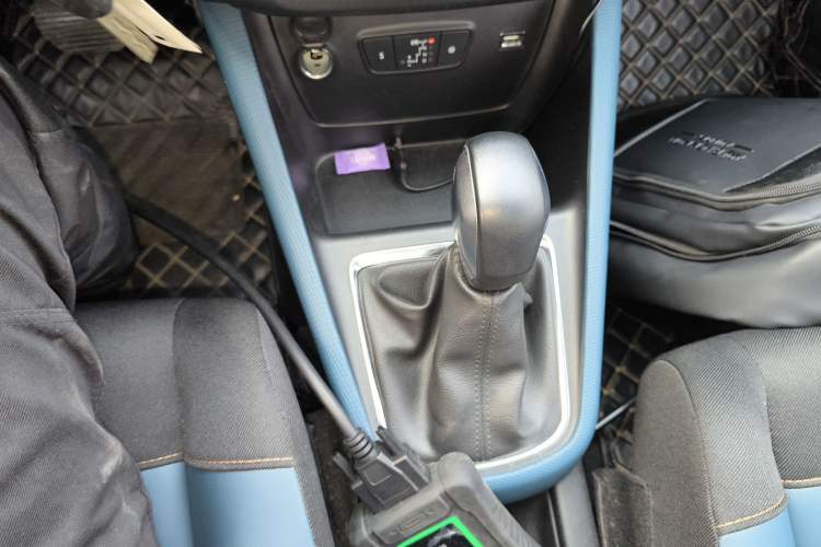 Used Citroen C4 AIRCROSS Yunyi 2018 350THP Automatic Internet E-Zhi Edition Gear Lever