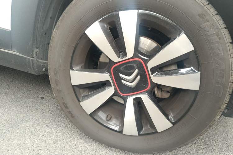 Used Citroen C4 AIRCROSS Yunyi 2018 230THP Automatic Elysee Edition Right Front Wheel Hub
