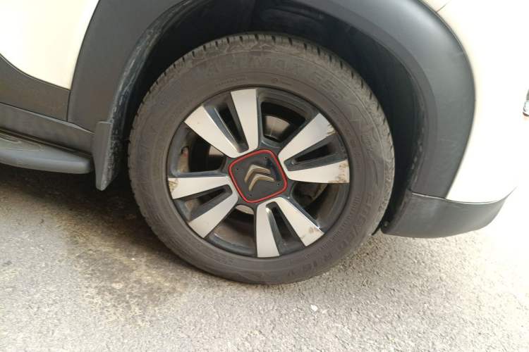 Used Citroen C4 AIRCROSS Yunyi 2018 230THP Automatic Elysee Edition Right Front Wheel Hub