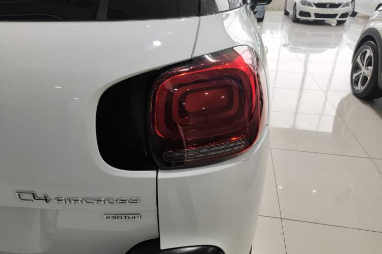 Used Citroen C4 AIRCROSS Yunyi 2018 230THP Automatic Internet E-Zhi Edition Right Rear Taillight