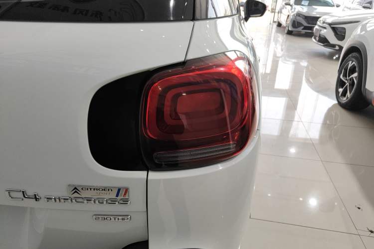 Used Citroen C4 AIRCROSS Yunyi 2018 230THP Automatic Internet E-Zhi Edition Right Rear Taillight