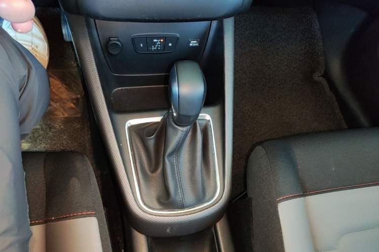 Used Citroen C4 AIRCROSS Yunyi 2018 350THP Automatic Internet E-Zhi Edition Gear Lever