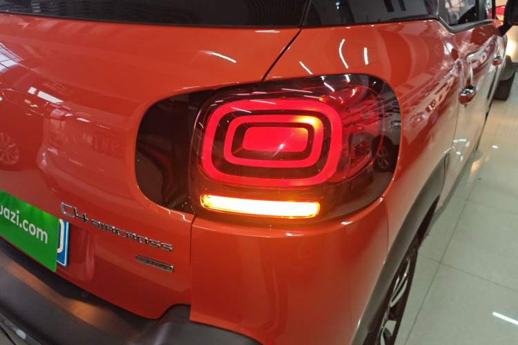 Used Citroen C4 AIRCROSS Yunyi 2018 230THP Automatic Internet E-Zhi Edition Right Rear Taillight