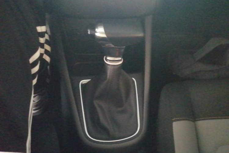 Used Citroen C4 AIRCROSS Yunyi 2019 230THP DCT Origins Centennial Deluxe Edition Gear Lever