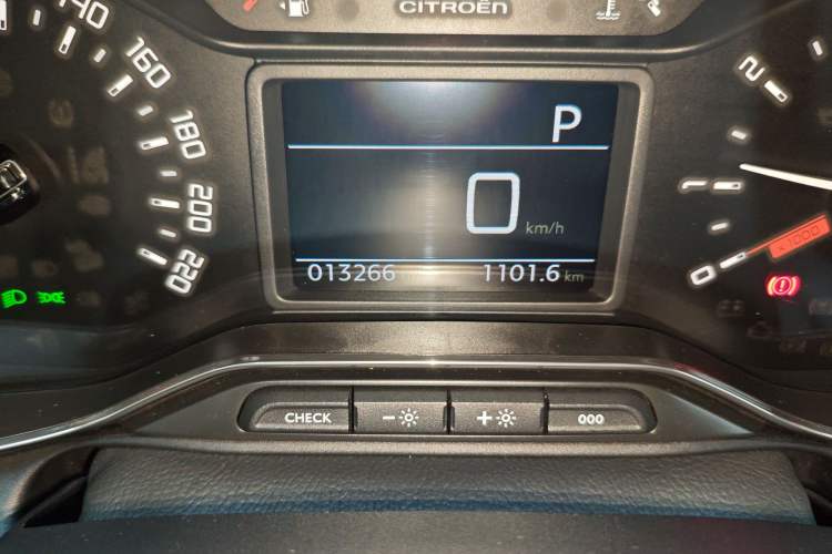 Used Citroen C4 AIRCROSS Yunyi 2019 230THP DCT Origins Centennial Deluxe Edition Odometer Close Up