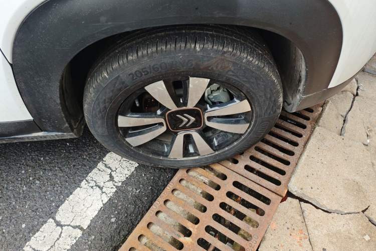 Used Citroen C4 AIRCROSS Yunyi 2019 230THP DCT Origins Centennial Deluxe Edition Right Front Wheel Hub