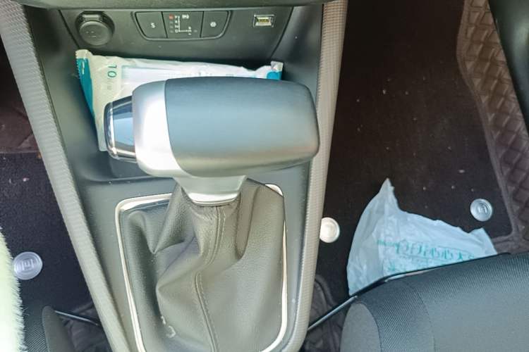 Used Citroen C4 AIRCROSS Yunyi 2020 230THP DCT C-Series Trendy Edition Gear Lever