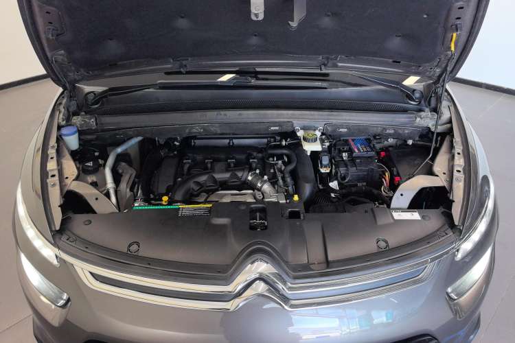 Used Citroen C4 Picasso 2015 1.6T Luxury 5-Seat Model Engine Bay