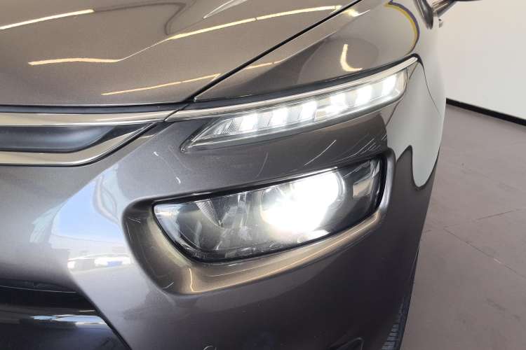 Used Citroen C4 Picasso 2015 1.6T Luxury 5-Seat Model Left Front Headlight