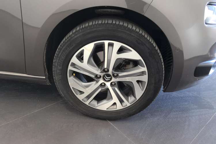 Used Citroen C4 Picasso 2015 1.6T Luxury 5-Seat Model Left Front Wheel Hub
