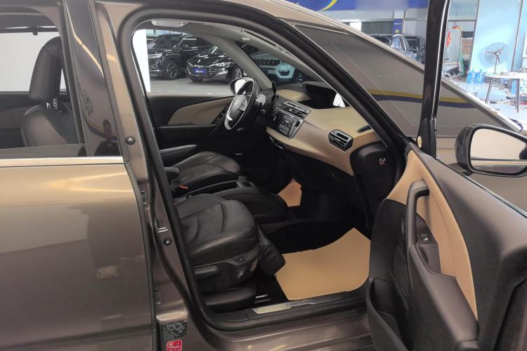 Used Citroen C4 Picasso 2015 1.6T Luxury 5-Seat Model Right Front Seat