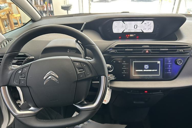 Used Citroen C4 Picasso 2015 Grand 1.6T Fashion Model 7 Seats Interior 2