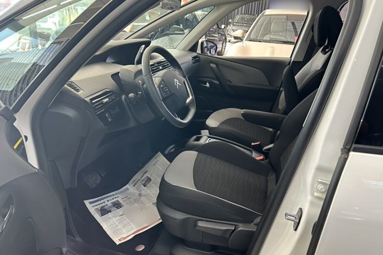 Used Citroen C4 Picasso 2015 Grand 1.6T Fashion Model 7 Seats Interior 4