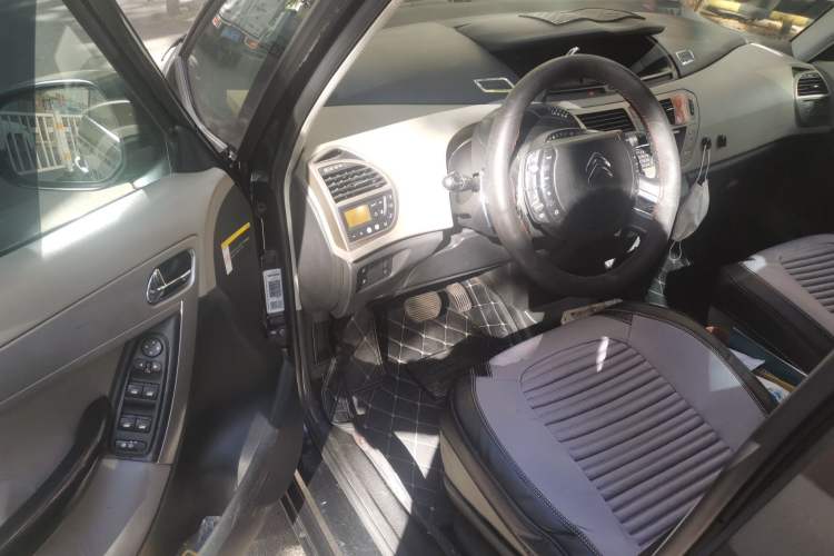 Used Citroen C4 Picasso 2009 Grand 2.0L Comfort Model Driver Seat