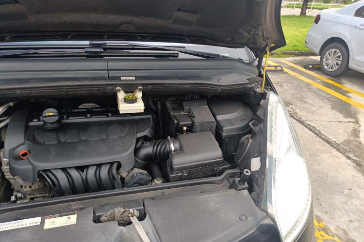 Used Citroen C4 Picasso 2009 Grand 2.0L Comfort Model Engine Bay Left