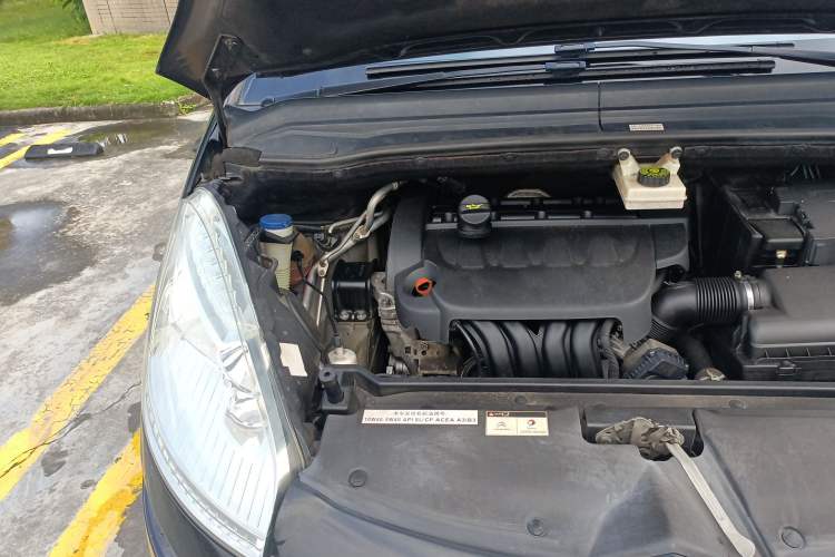 Used Citroen C4 Picasso 2009 Grand 2.0L Comfort Model Engine Bay Right
