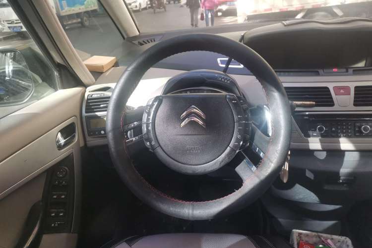 Used Citroen C4 Picasso 2009 Grand 2.0L Comfort Model Steering Wheel