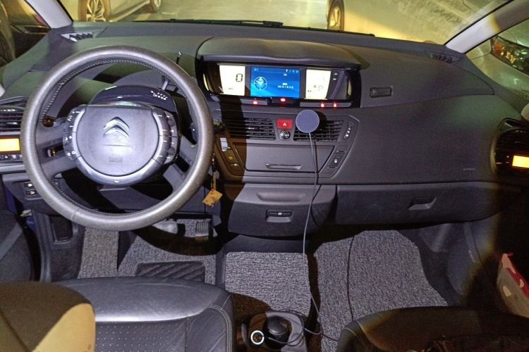 Used Citroen C4 Picasso 2009 Grand 2.0L Luxury Model Center Console