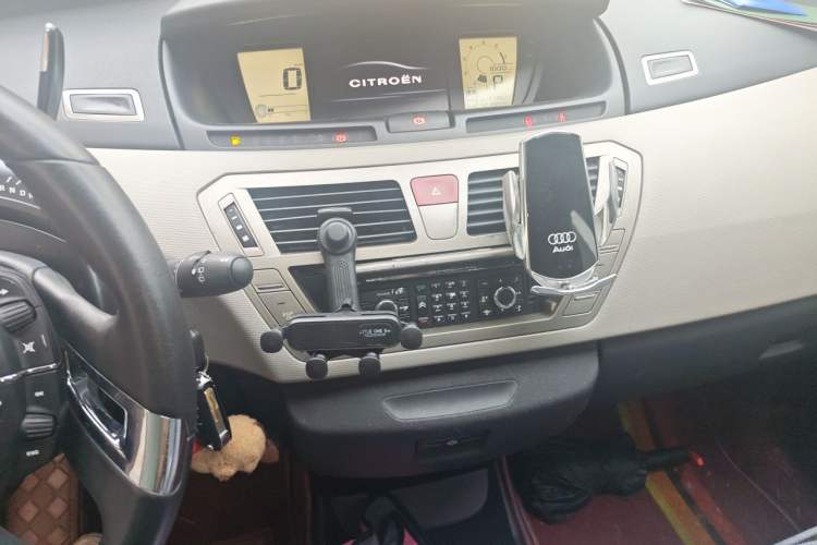Used Citroen C4 Picasso 2009 Grand 2.0L Comfort Model Audio And AC Panel