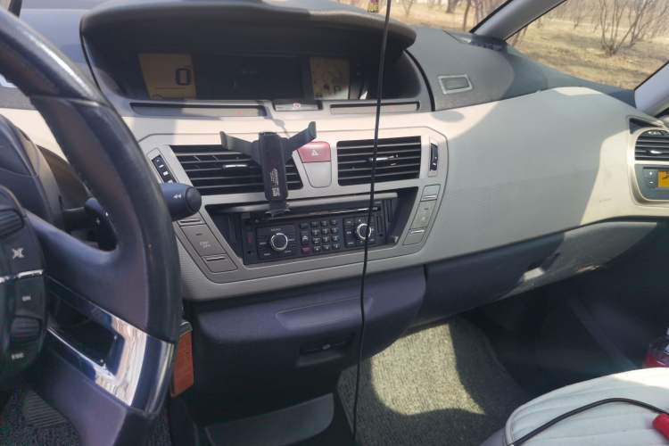 Used Citroen C4 Picasso 2009 Grand 2.0L Comfort Model Audio And AC Panel