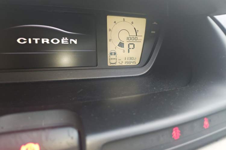 Used Citroen C4 Picasso 2009 Grand 2.0L Comfort Model Odometer Close Up