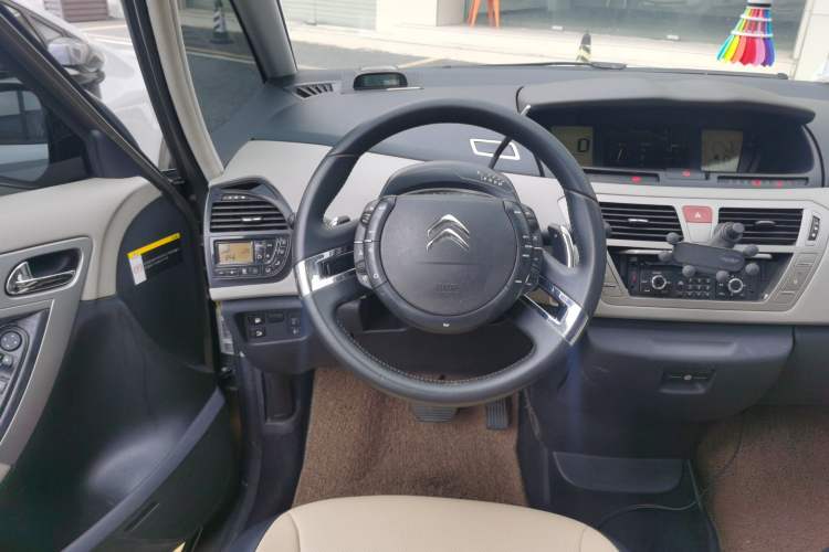 Used Citroen C4 Picasso 2009 Grand 2.0L Comfort Model Steering Wheel