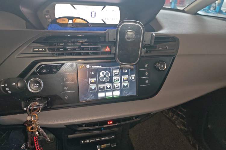 Used Citroen C4 Picasso 2015 1.6T Fashion Model 5 Seats Audio And AC Panel