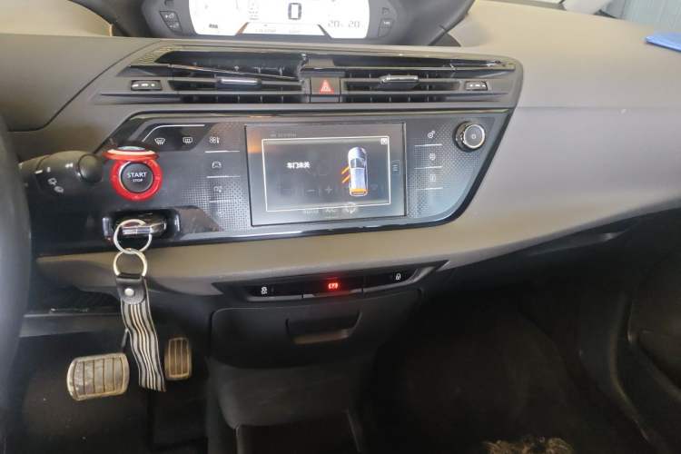 Used Citroen C4 Picasso 2015 Grand 1.6T Fashion Model 7 Seats Audio And AC Panel
