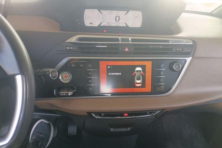 Used Citroen C4 Picasso 2015 1.6T Luxury 5-Seat Model Audio And AC Panel