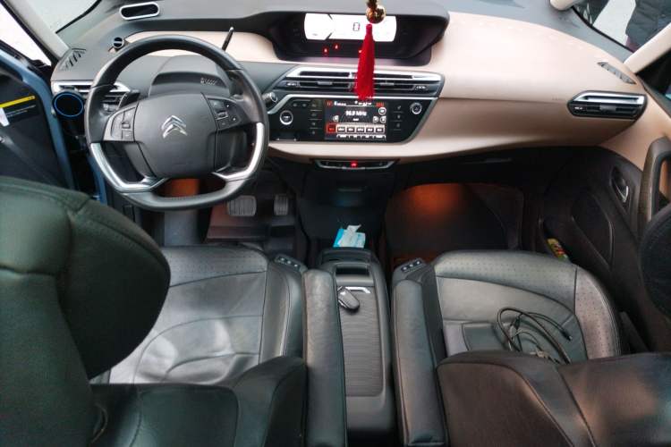 Used Citroen C4 Picasso 2015 Grand 1.6T Luxury 7-Seater Audio And AC Panel