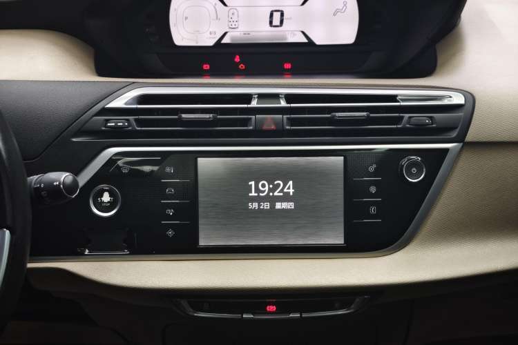 Used Citroen C4 Picasso 2015 Grand 1.6T Luxury 7-Seater Audio And AC Panel