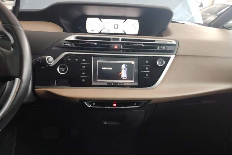 Used Citroen C4 Picasso 2015 Grand 1.6T Luxury 7-Seater Audio And AC Panel
