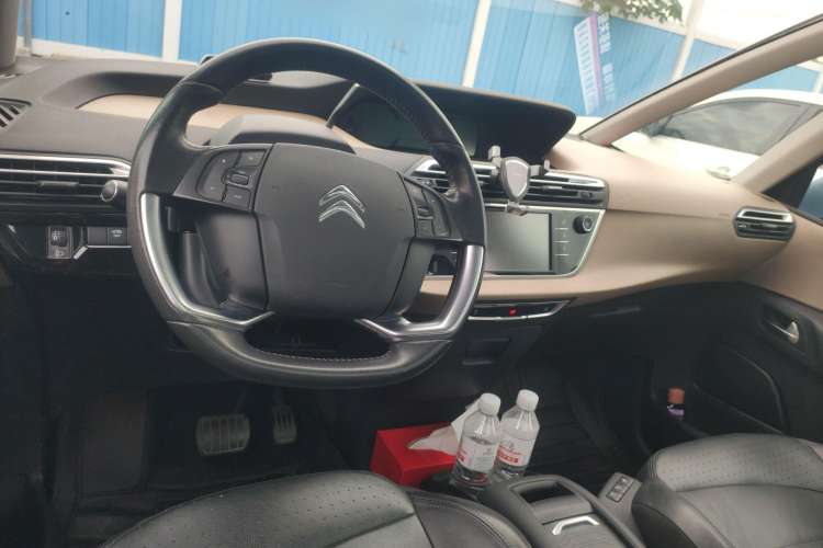 Used Citroen C4 Picasso 2015 Grand 1.6T Luxury 7-Seater Center Console