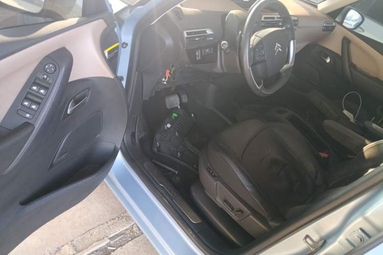 Used Citroen C4 Picasso 2015 1.6T Luxury 5-Seat Model Driver Seat