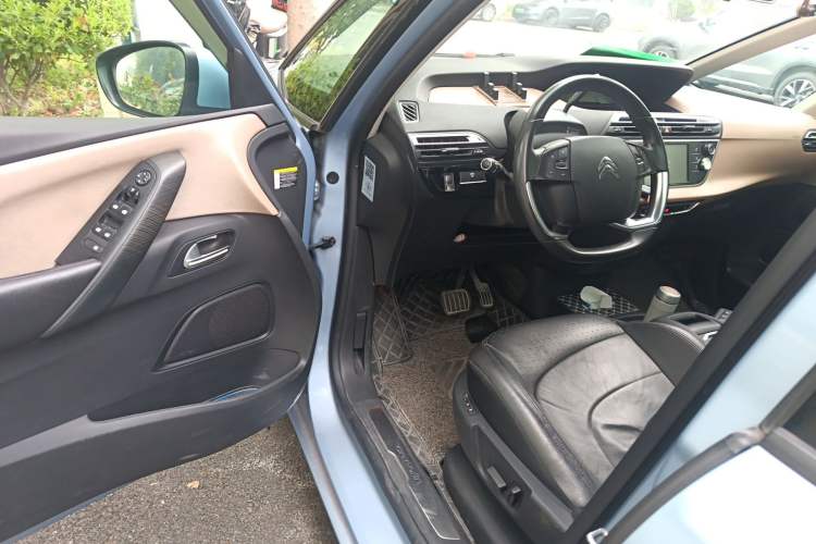 Used Citroen C4 Picasso 2015 Grand 1.6T Luxury 7-Seater Driver Seat