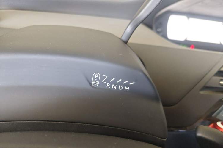 Used Citroen C4 Picasso 2015 Grand 1.6T Fashion Model 7 Seats Gear Lever