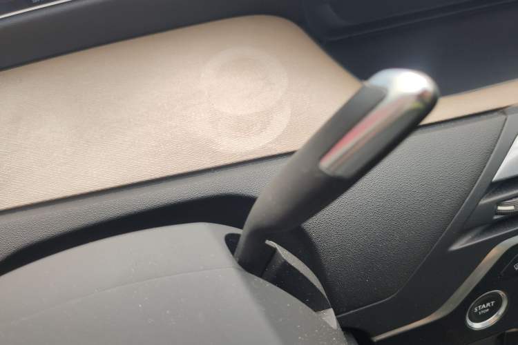 Used Citroen C4 Picasso 2015 Grand 1.6T Luxury 7-Seater Gear Lever