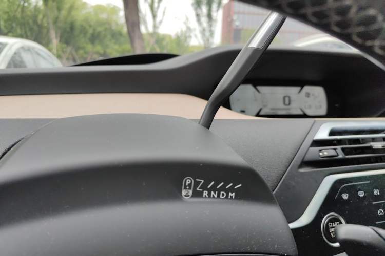 Used Citroen C4 Picasso 2015 Grand 1.6T Luxury 7-Seater Gear Lever