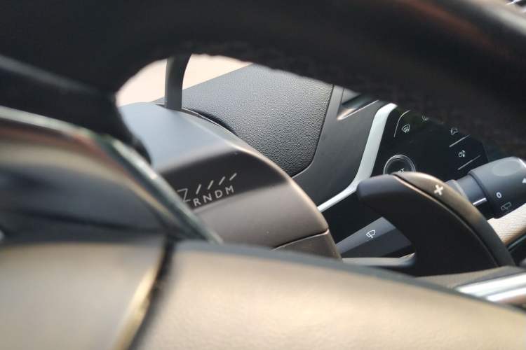 Used Citroen C4 Picasso 2015 Grand 1.6T Luxury 7-Seater Gear Lever