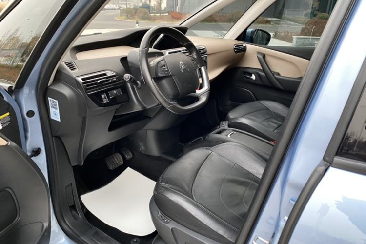 Used Citroen C4 Picasso 2015 Grand 1.6T Luxury 7-Seater Interior 1