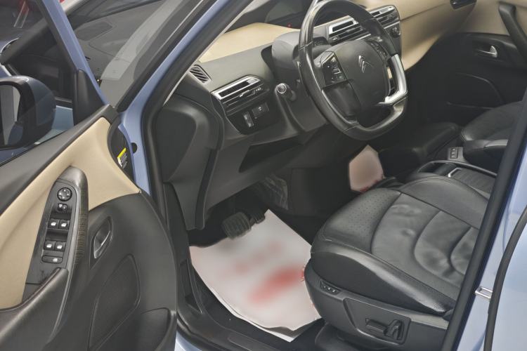 Used Citroen C4 Picasso 2015 Grand 1.6T Luxury 7-Seater Interior 1