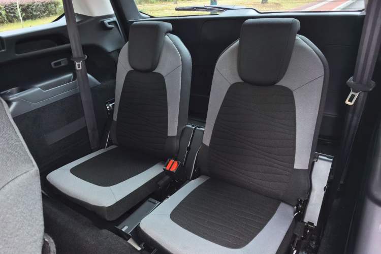 Used Citroen C4 Picasso 2015 Grand 1.6T Fashion Model 7 Seats Interior 2