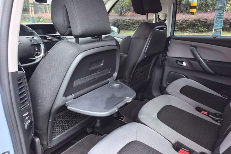 Used Citroen C4 Picasso 2015 Grand 1.6T Fashion Model 7 Seats Interior 3