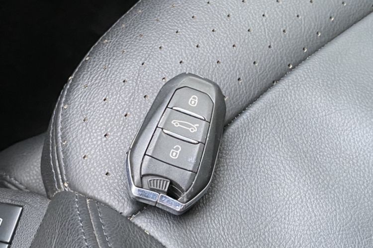 Used Citroen C4 Picasso 2015 Grand 1.6T Luxury 7-Seater Interior 4