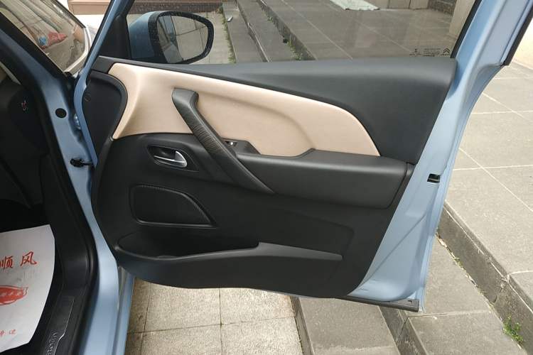 Used Citroen C4 Picasso 2015 Grand 1.6T Luxury 7-Seater Interior 5