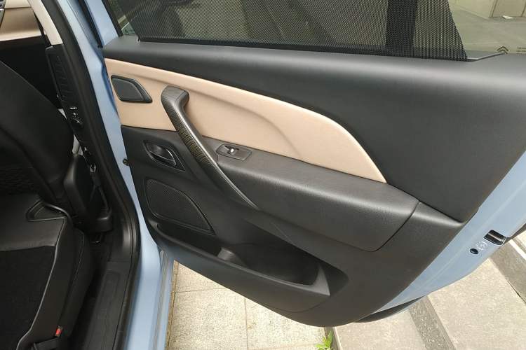 Used Citroen C4 Picasso 2015 Grand 1.6T Luxury 7-Seater Interior 6